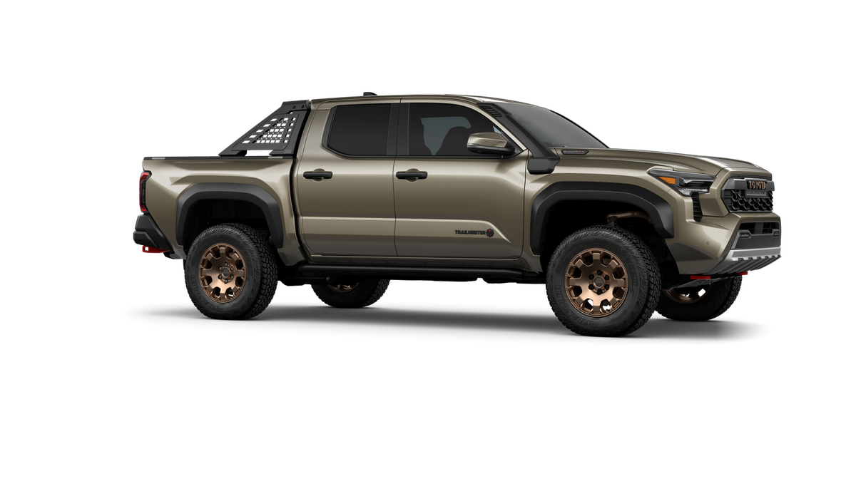 2026 Toyota Tacoma i-FORCE MAX Tacoma Trailhunter