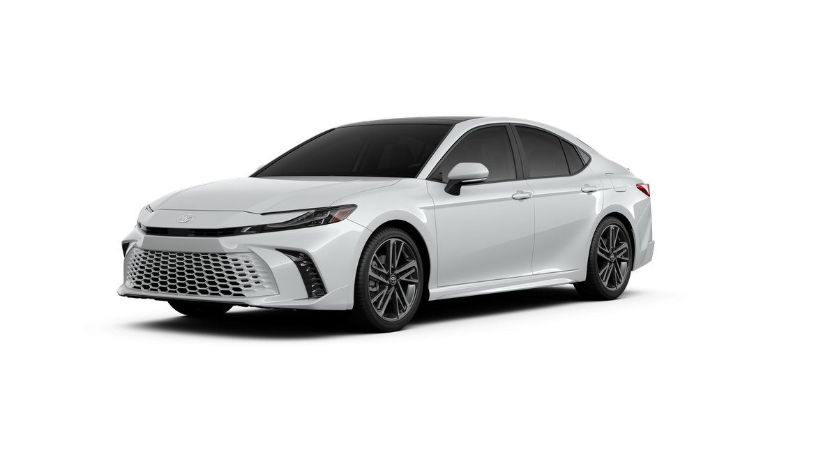 2026 Toyota Camry XSE Hybrid's photo