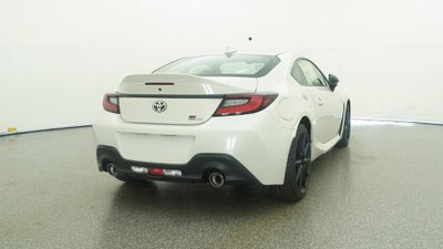 2026 Toyota GR86 Premium MT