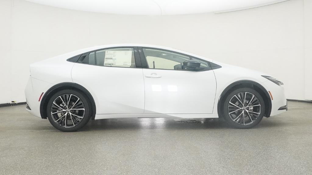 2025 Toyota Prius XLE