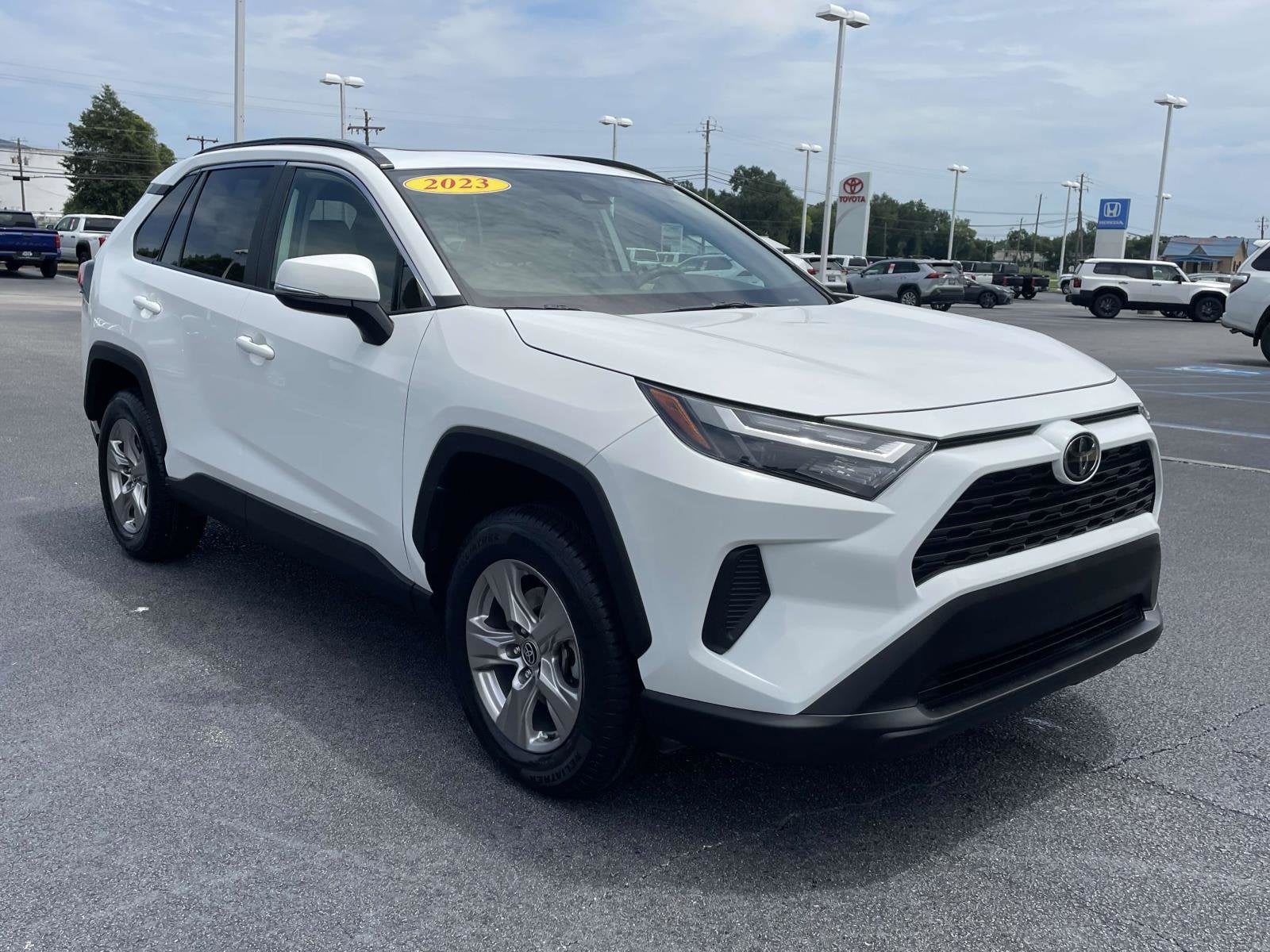 2023 Toyota RAV4 XLE