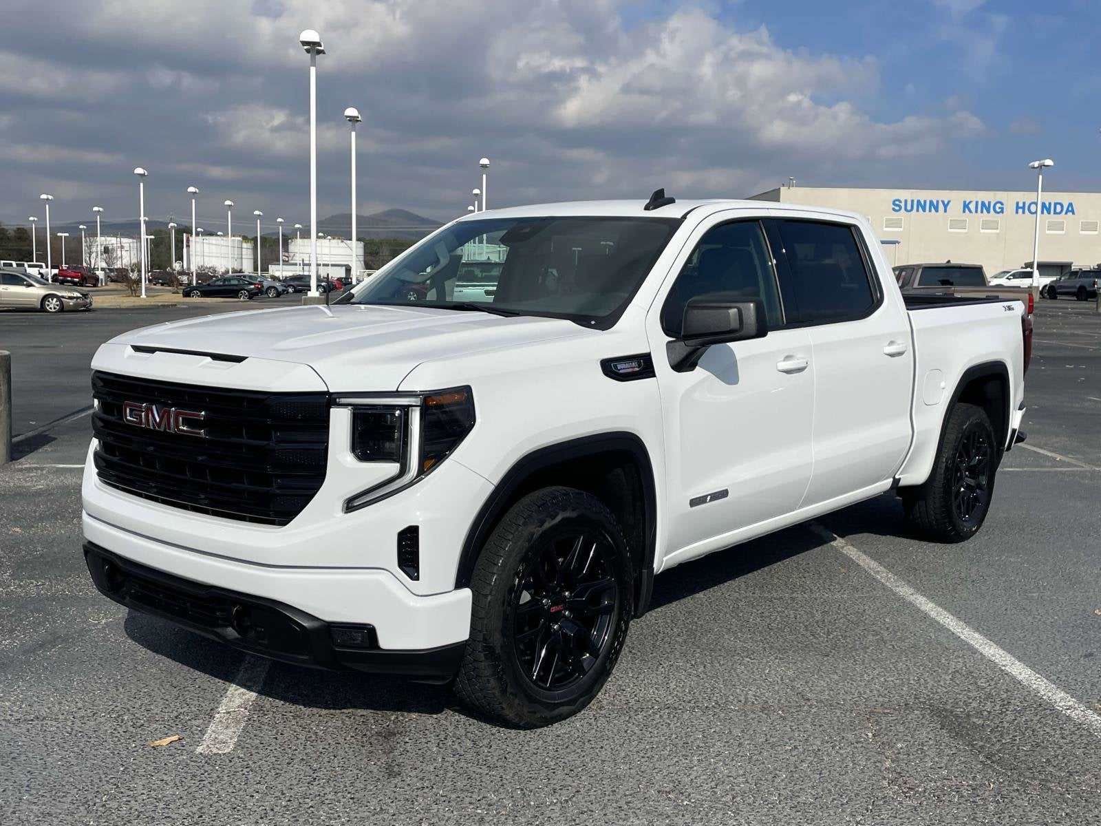 2024 GMC Sierra 1500 Elevation