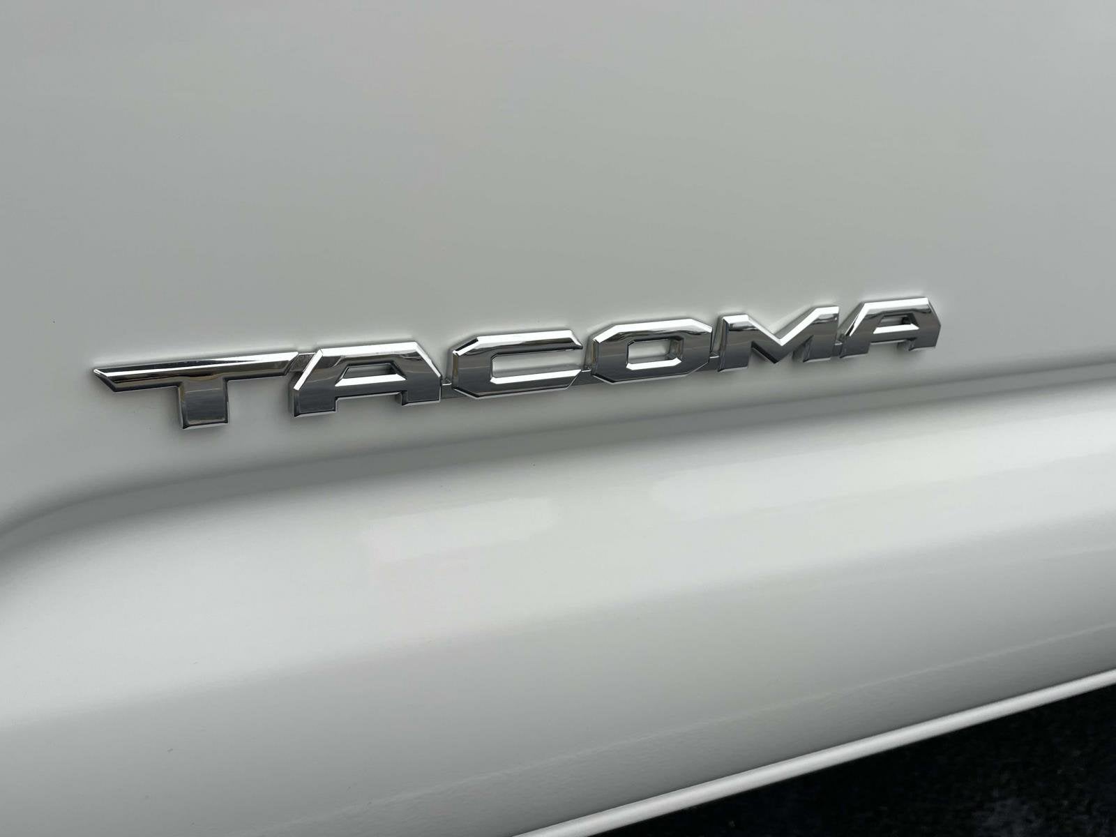 2022 Toyota Tacoma 2WD SR5