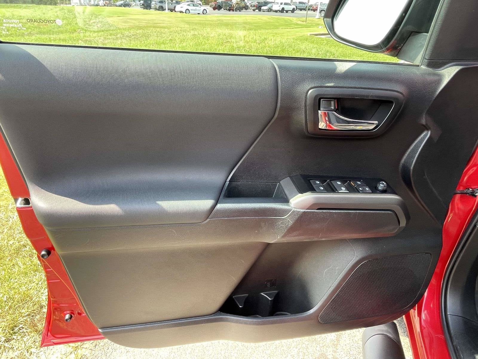 2022 Toyota Tacoma 2WD SR5