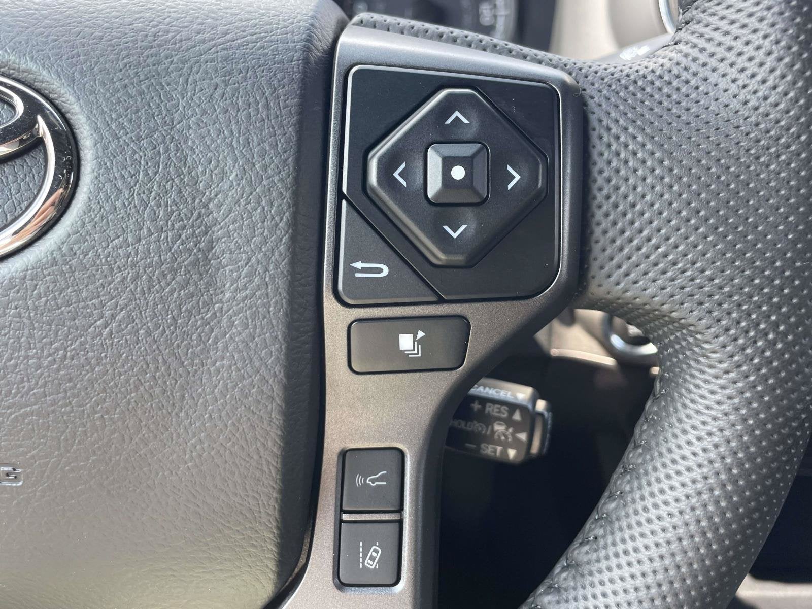 2022 Toyota Tacoma 2WD SR5