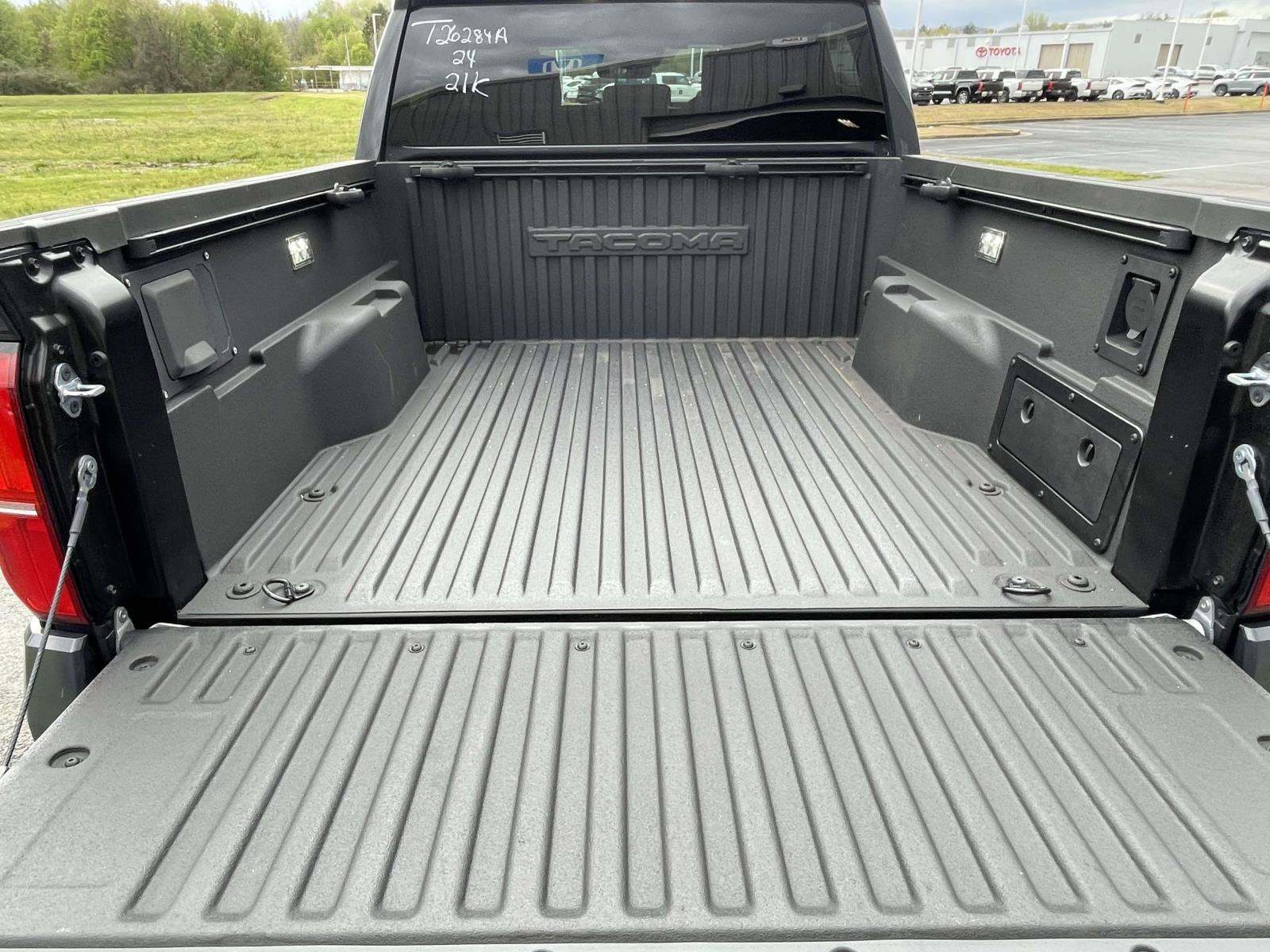 2024 Toyota Tacoma 4WD TRD OFF ROAD HYBR