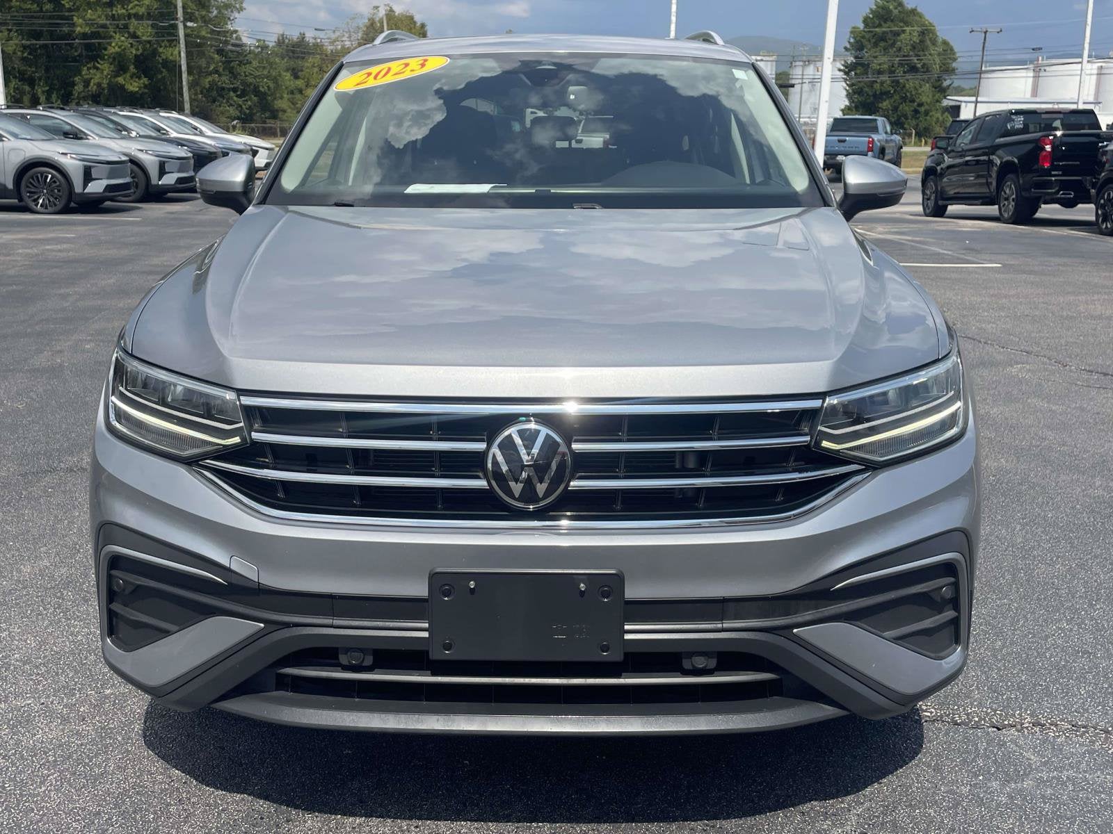 2023 Volkswagen Tiguan SE
