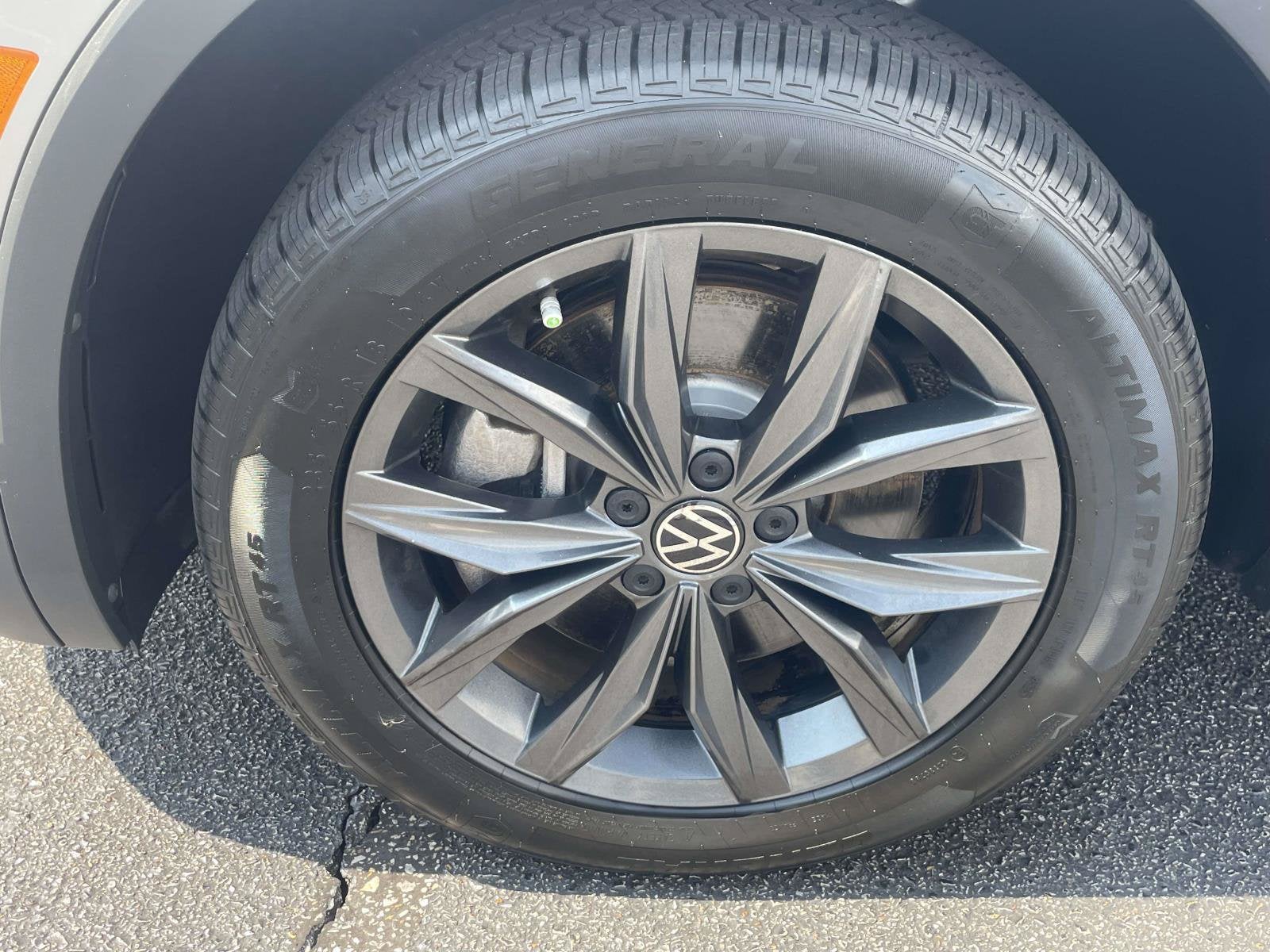 2023 Volkswagen Tiguan SE