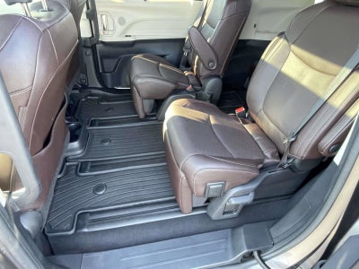 2022 Toyota Sienna Platinum
