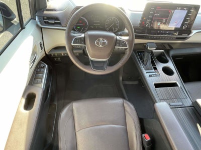 2022 Toyota Sienna Platinum
