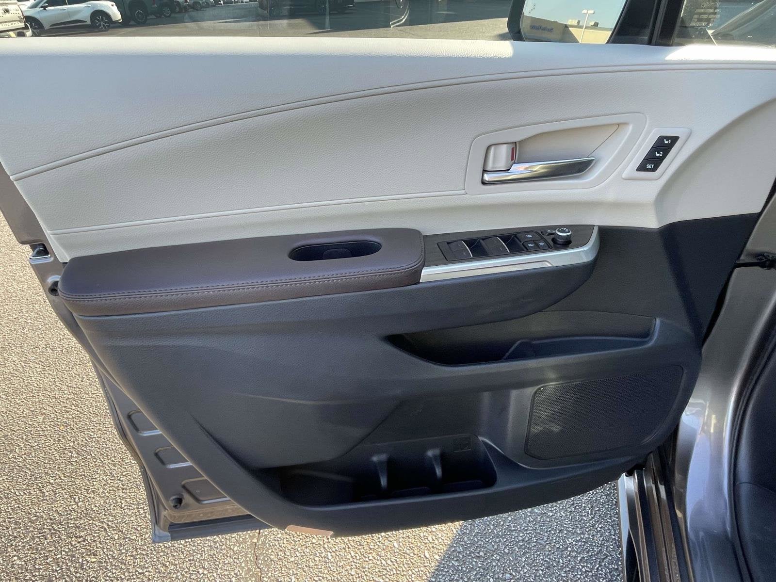 2022 Toyota Sienna Platinum