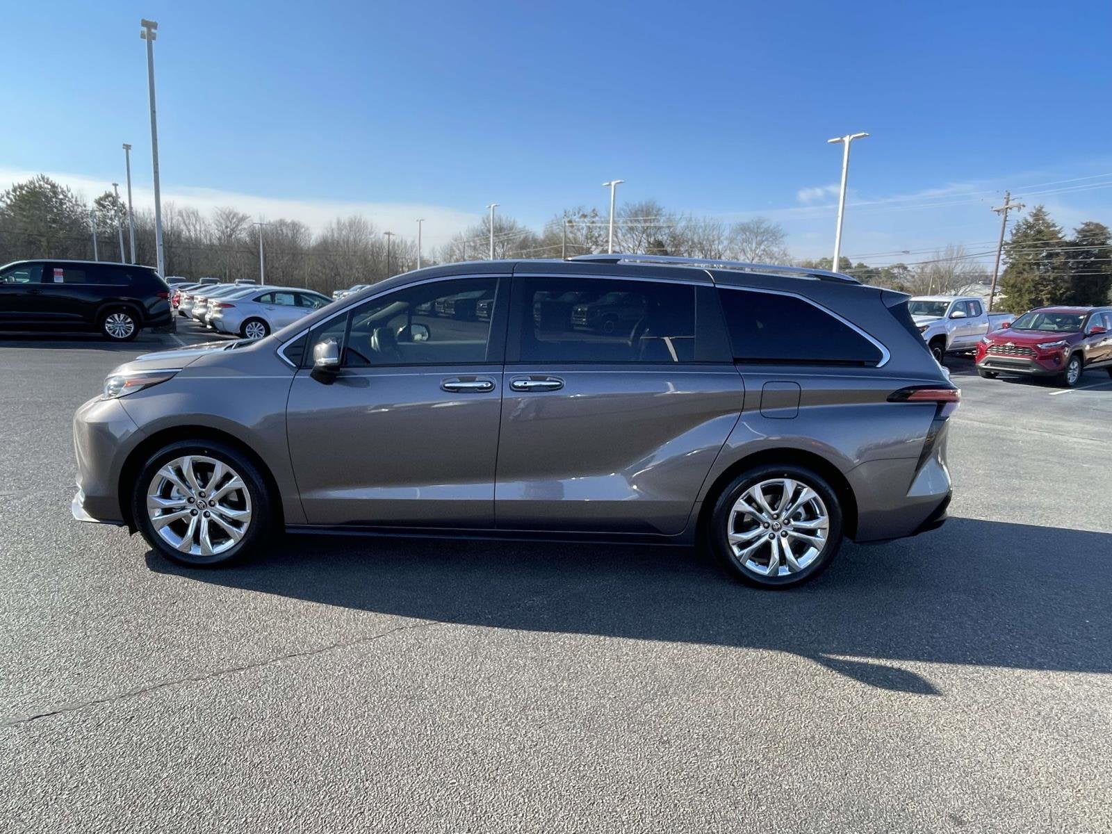 2022 Toyota Sienna Platinum