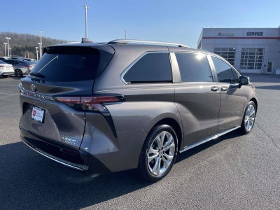 2022 Toyota Sienna Platinum