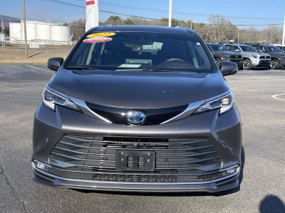 2022 Toyota Sienna Platinum