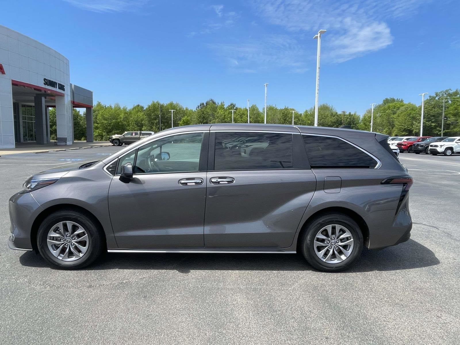 2024 Toyota Sienna XLE