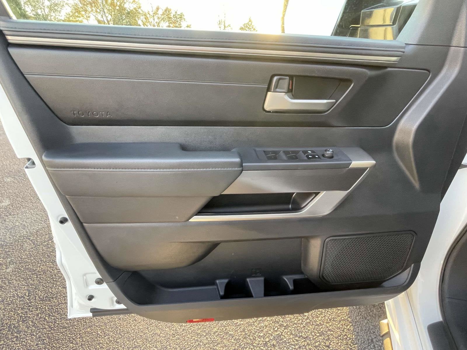 2022 Toyota Tundra 4WD SR5