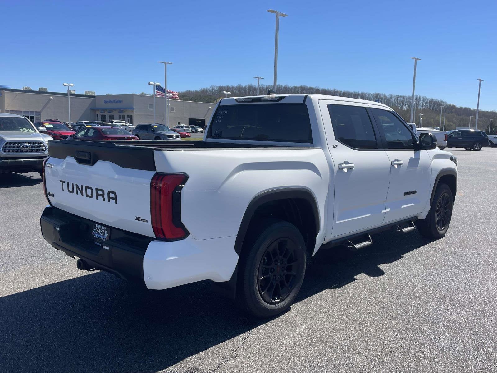 2024 Toyota Tundra 4WD SR5