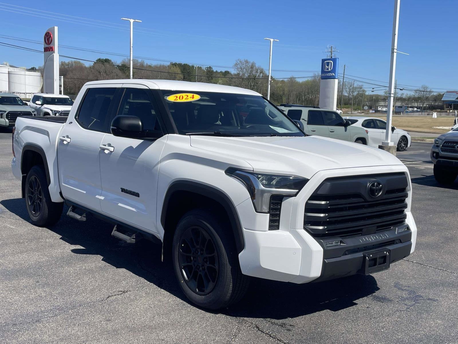2024 Toyota Tundra 4WD SR5