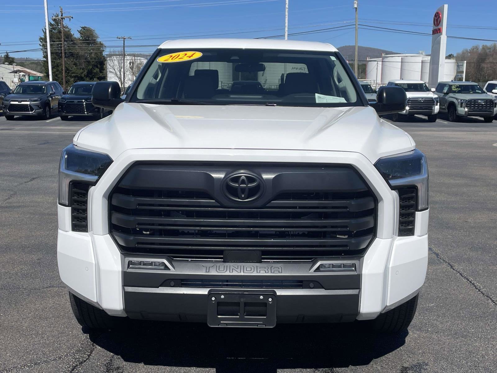 2024 Toyota Tundra 4WD SR5
