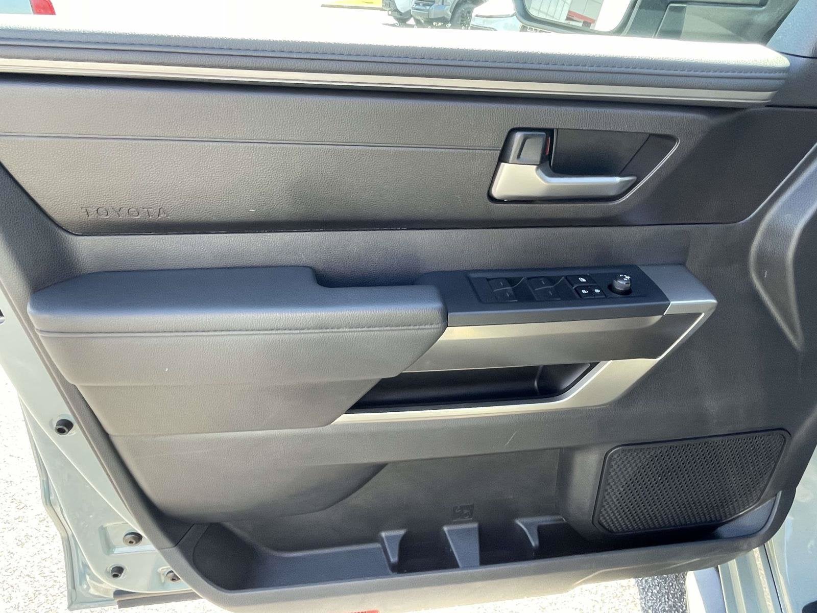 2025 Toyota Tundra 4WD SR5