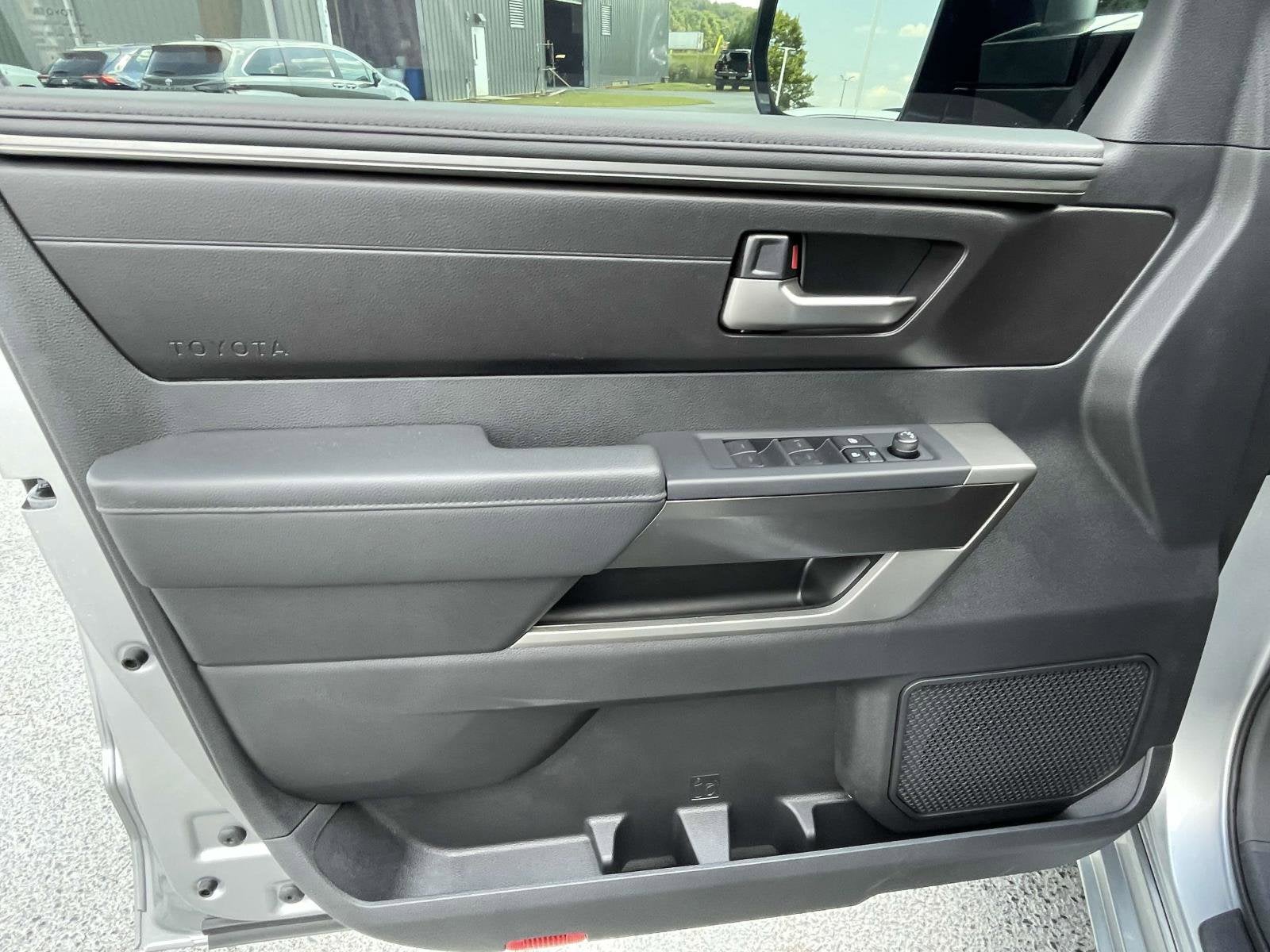 2025 Toyota Tundra 4WD SR5