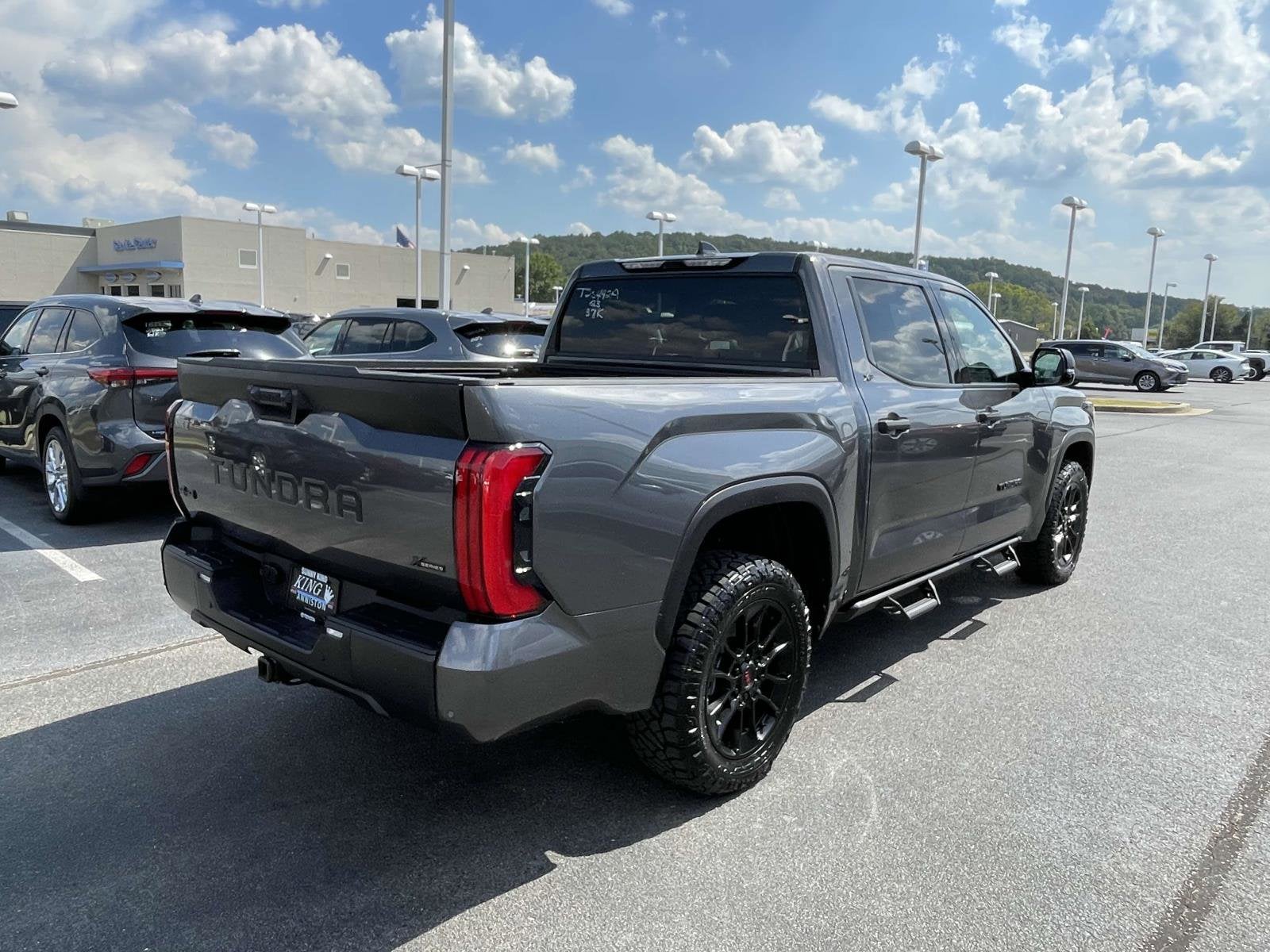 2023 Toyota Tundra 4WD SR5