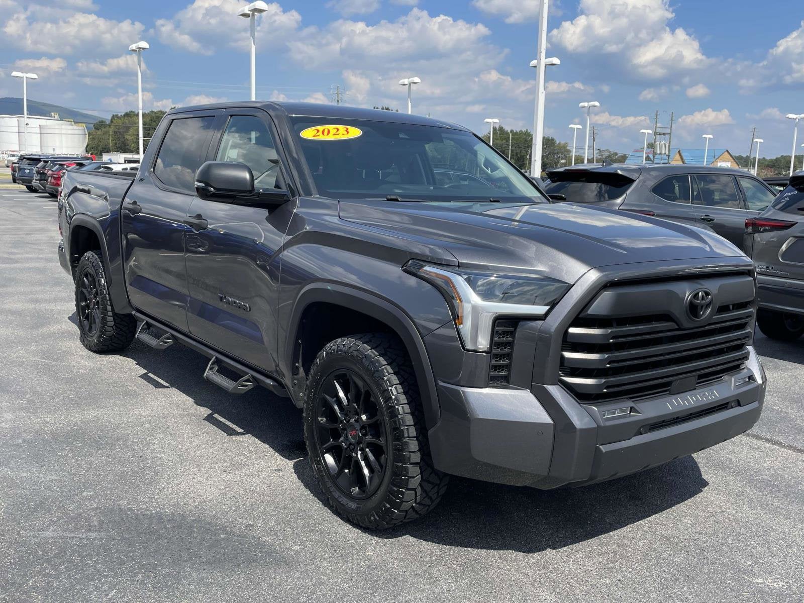 2023 Toyota Tundra 4WD SR5