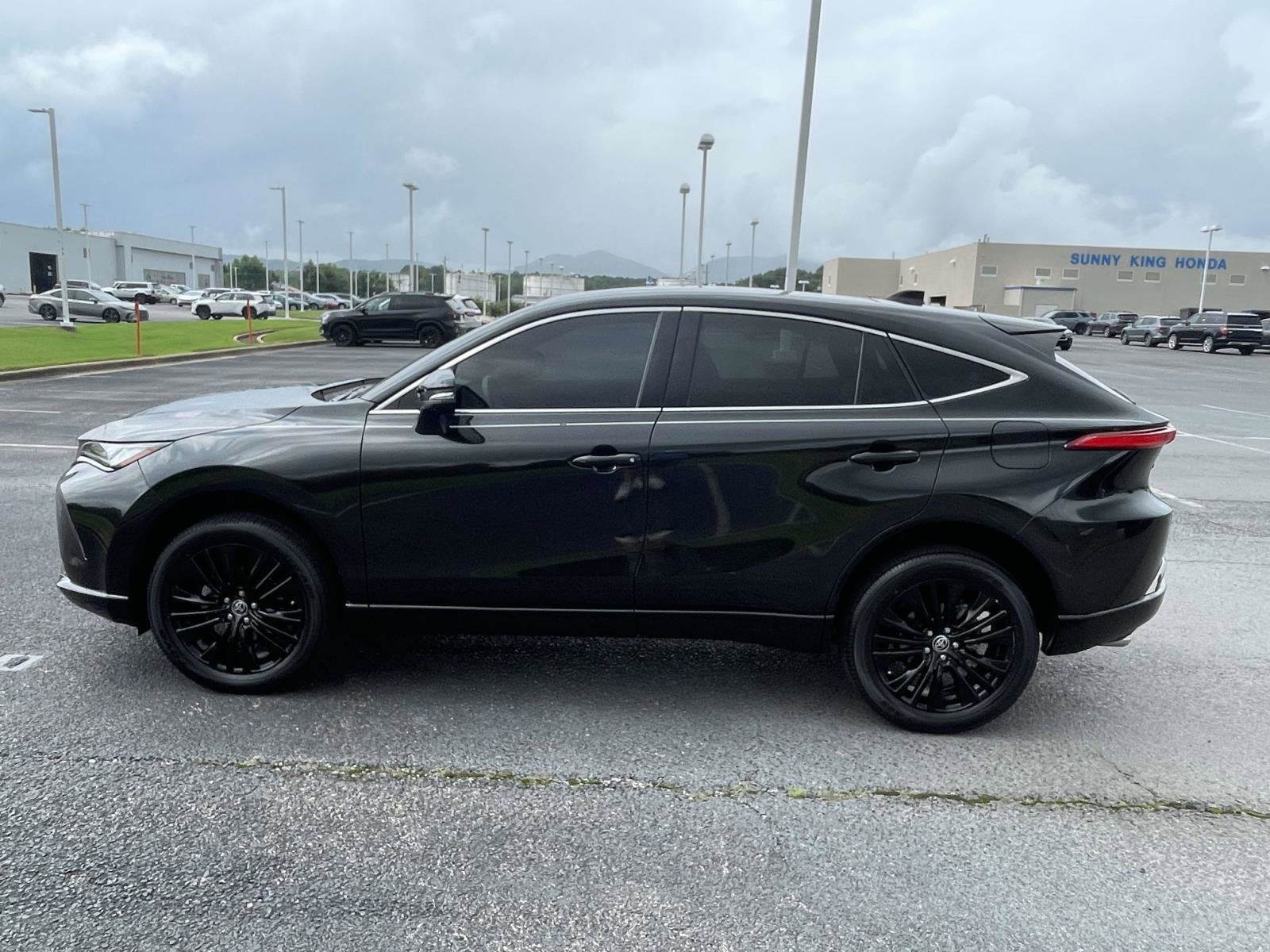 2023 Toyota Venza LE