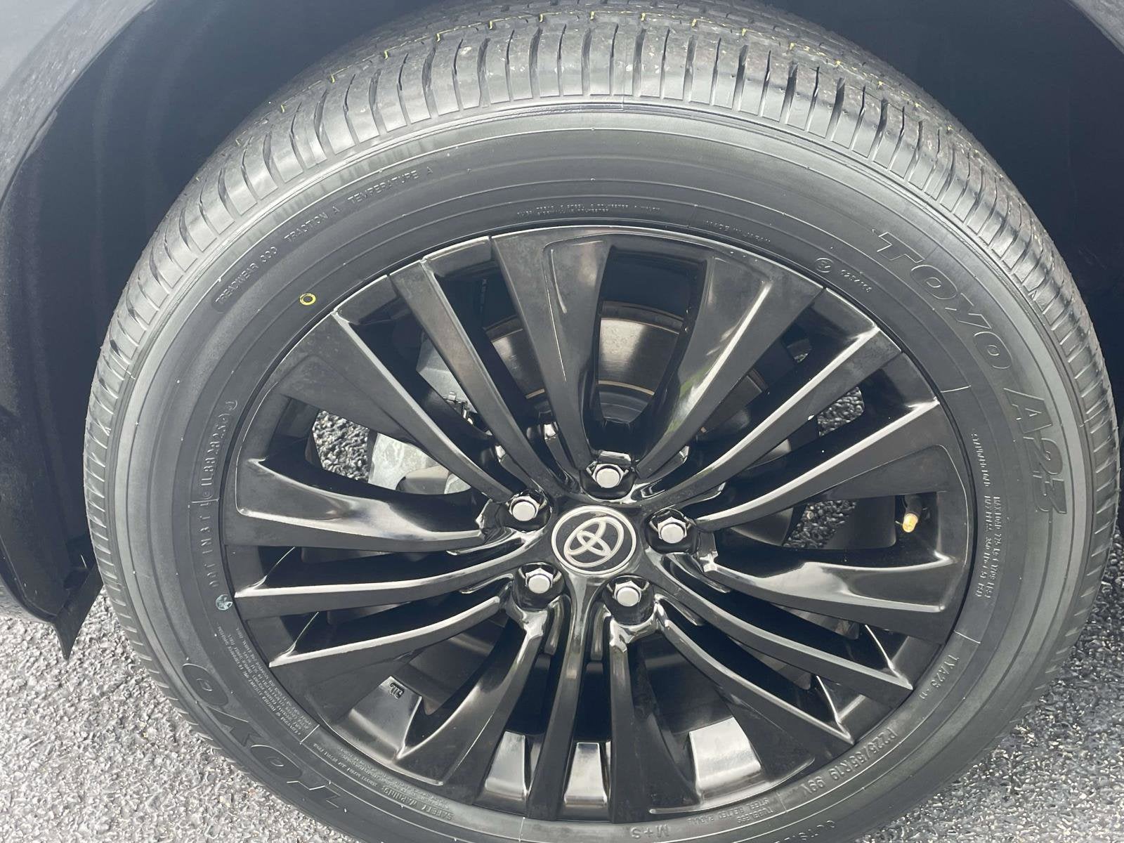 2023 Toyota Venza LE