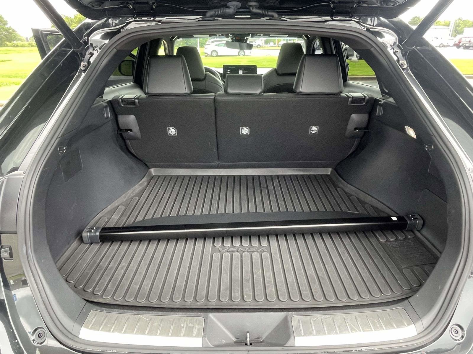 2023 Toyota Venza LE