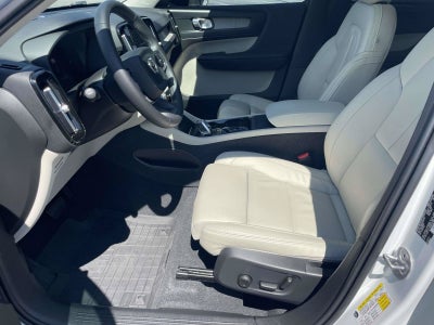 2023 Volvo XC40 Plus Dark Theme