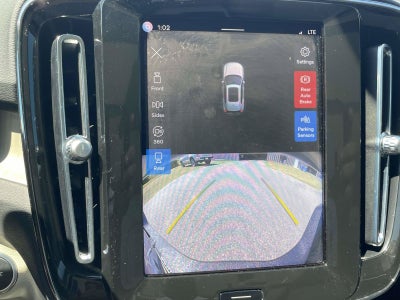 2023 Volvo XC40 Plus Dark Theme