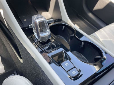 2023 Volvo XC40 Plus Dark Theme
