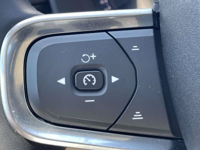 2023 Volvo XC40 Plus Dark Theme