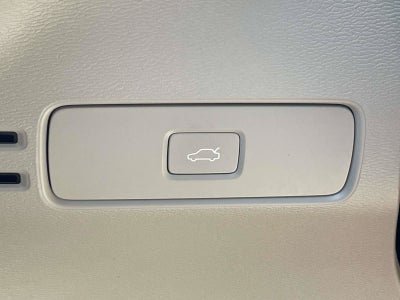2023 Volvo XC40 Plus Dark Theme