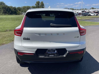 2023 Volvo XC40 Plus Dark Theme