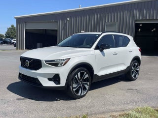 2023 Volvo XC40 Plus Dark Theme